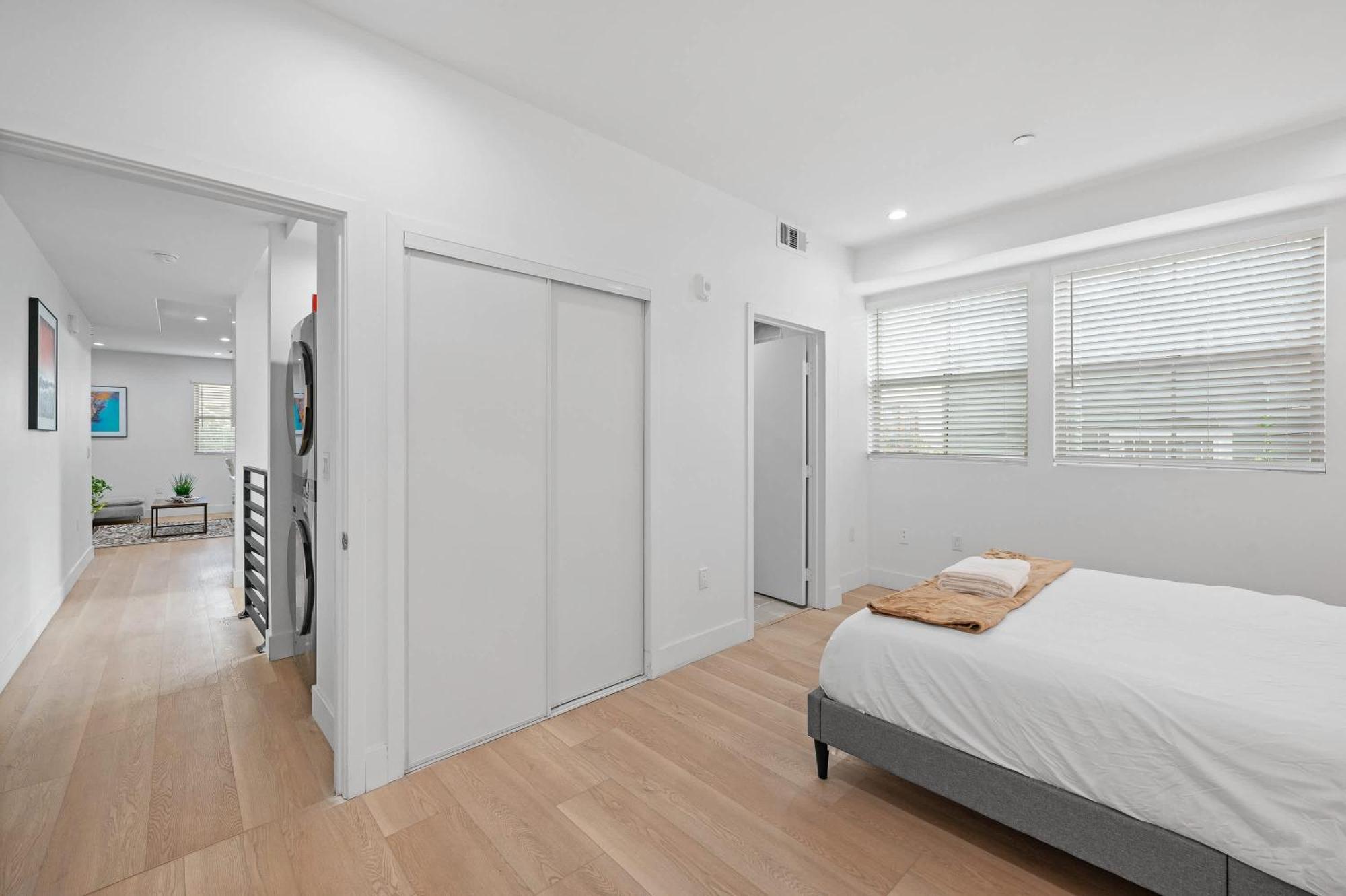 Modern 5br With Full Amenities & Parking #2 * Los Angeles